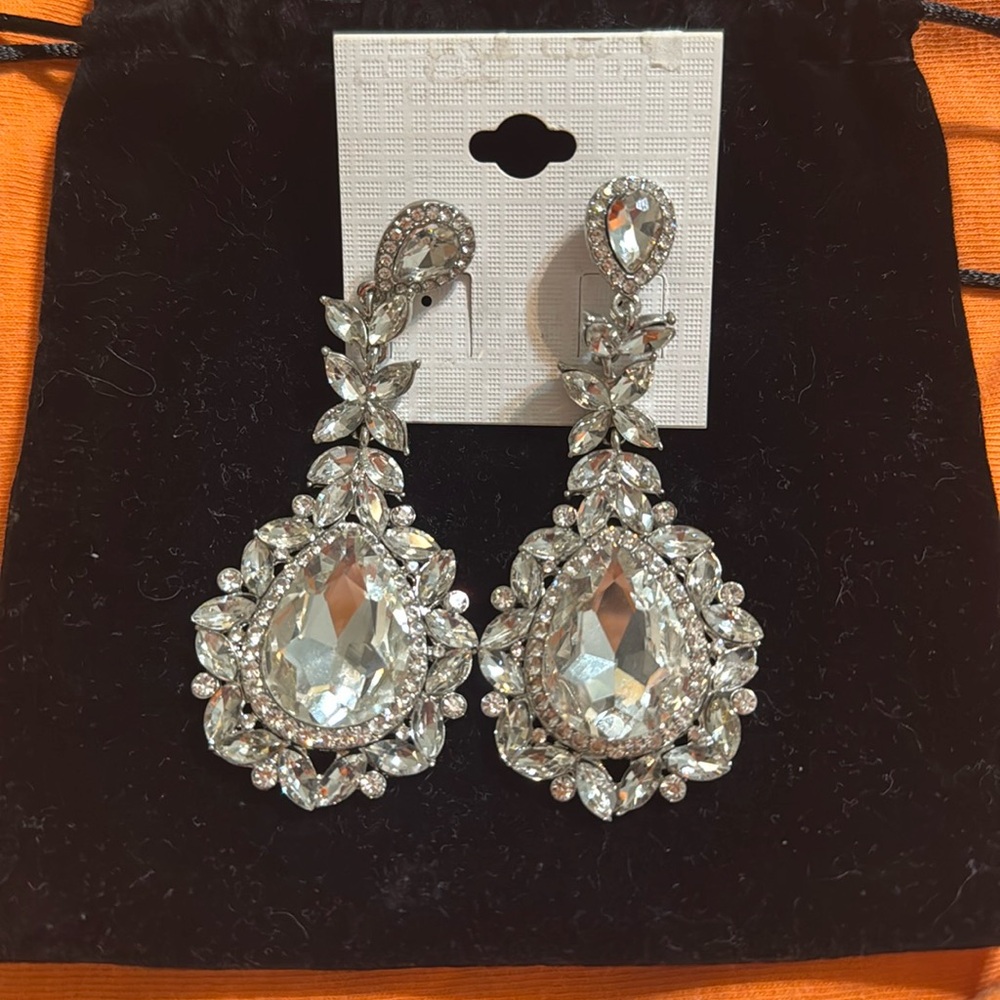 Beautiful silver rhinestone earrings